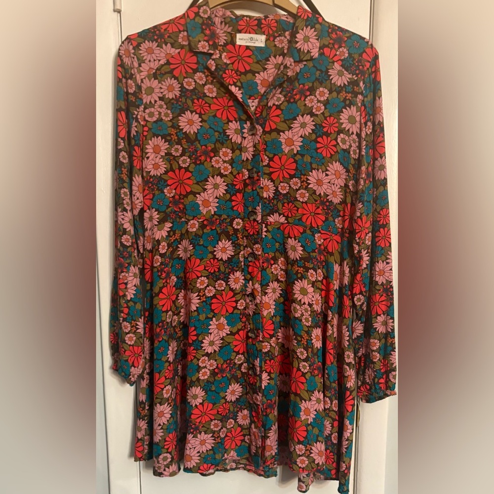 Natural Life 🏵 Floral Button-Up Top